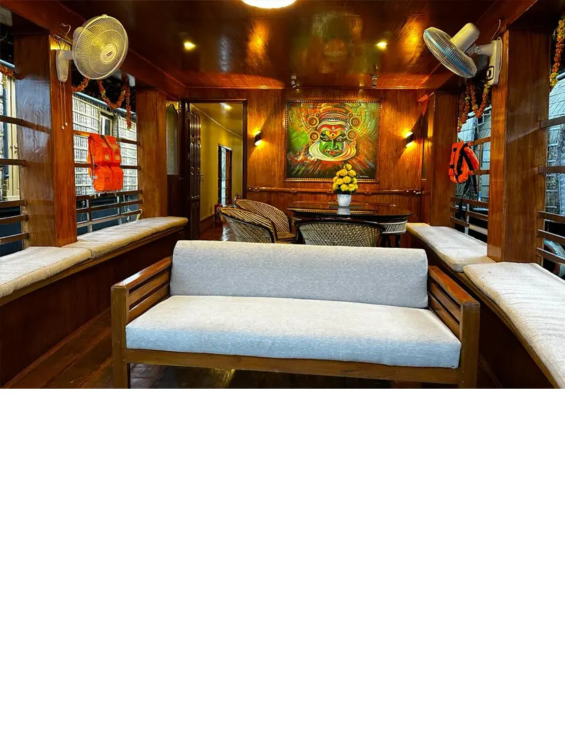 Luxury Alleppey Houseboat Booking